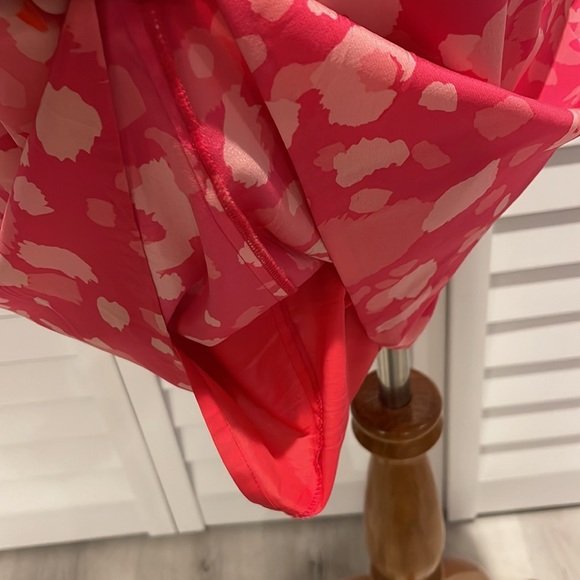 Ann Taylor lined Silk/Spandex Dress perfect for a Cocktail Event or Work day. - Picture 7 of 10